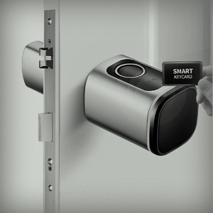 Electronic cylinders