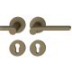 Rankenos rinkinys ant apvalių rozečių PZ, durų storis 39-58 mm, vidutinio tamsumo bronzos tonas S5