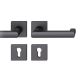 FSB 79 1031 rankenų komplektas su PZ kvadratinėmis rozetėmis priešgaisrinėms avarinėms durims, matinės juodos S8