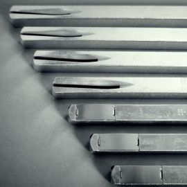 Aptarnavimas – veleno kvadrato keitimas nerūdijančio plieno ir bronzos dvipusėms rankenoms