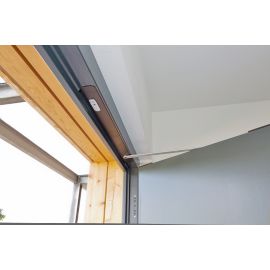 GEZE ECturn Inside integruojamas elektromechaninis durų pavara be barjerų durims