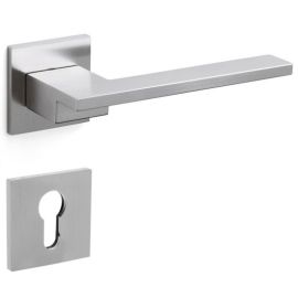 Durvju rokturis LIVING M222 PZ, hromēts satinēts (CO). OLIVARI.