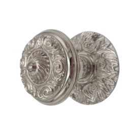 Rokturpoga JUGENDSTIL 633, vienpusēja, fiksēta uz rozetes, misiņš pulēti niķelēts. P.BISSCHOP