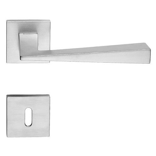 CONICA ZINCRAL rankenos rinkinys su rozetėmis 024 grt. BB, padengta matiniu chromu